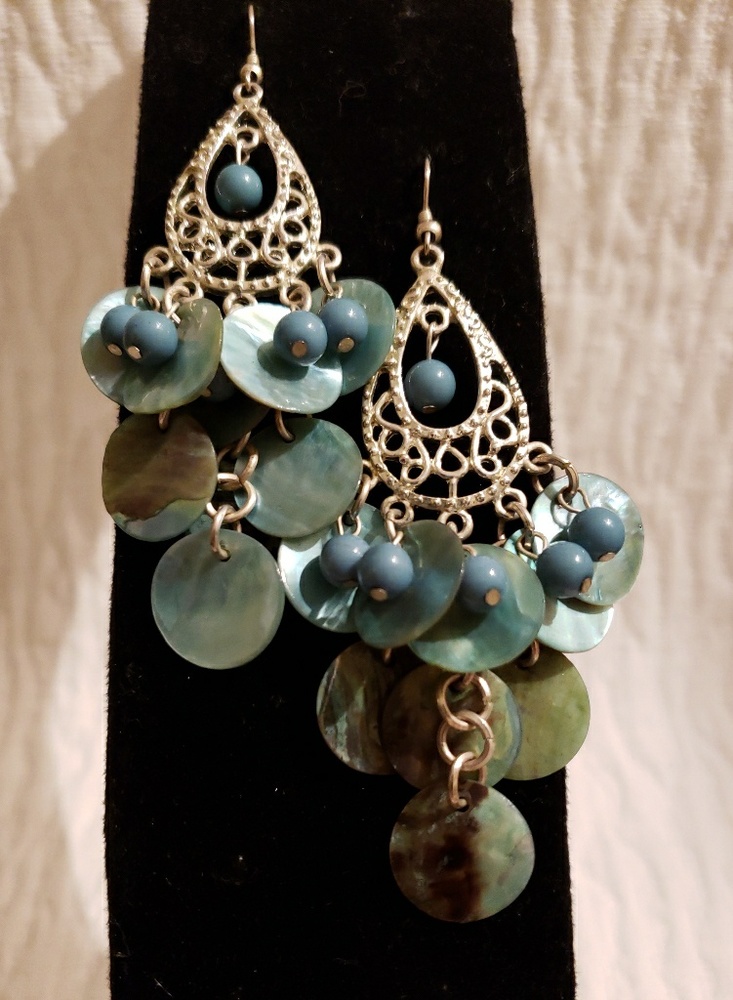 Earings - Picture 2 of 4